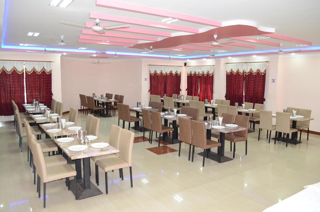 Mayura Vijayanagara TB Dam Hotel Hampi Restaurant